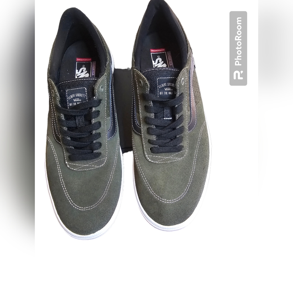 Vans Men's Olive color skateboarding sneakers size 13.0